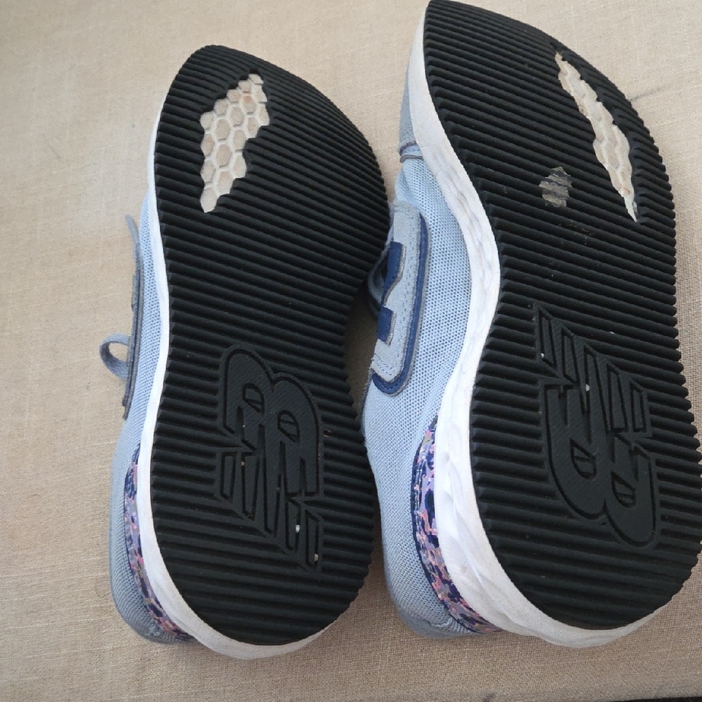 New Balance Sneakers - Picture 7 of 7